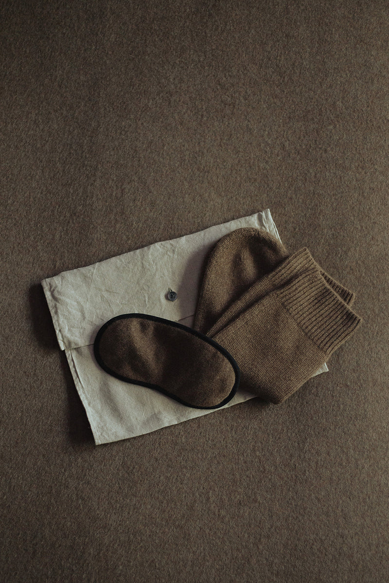 Raw smooth linen robe & Brown cashmere gift set
